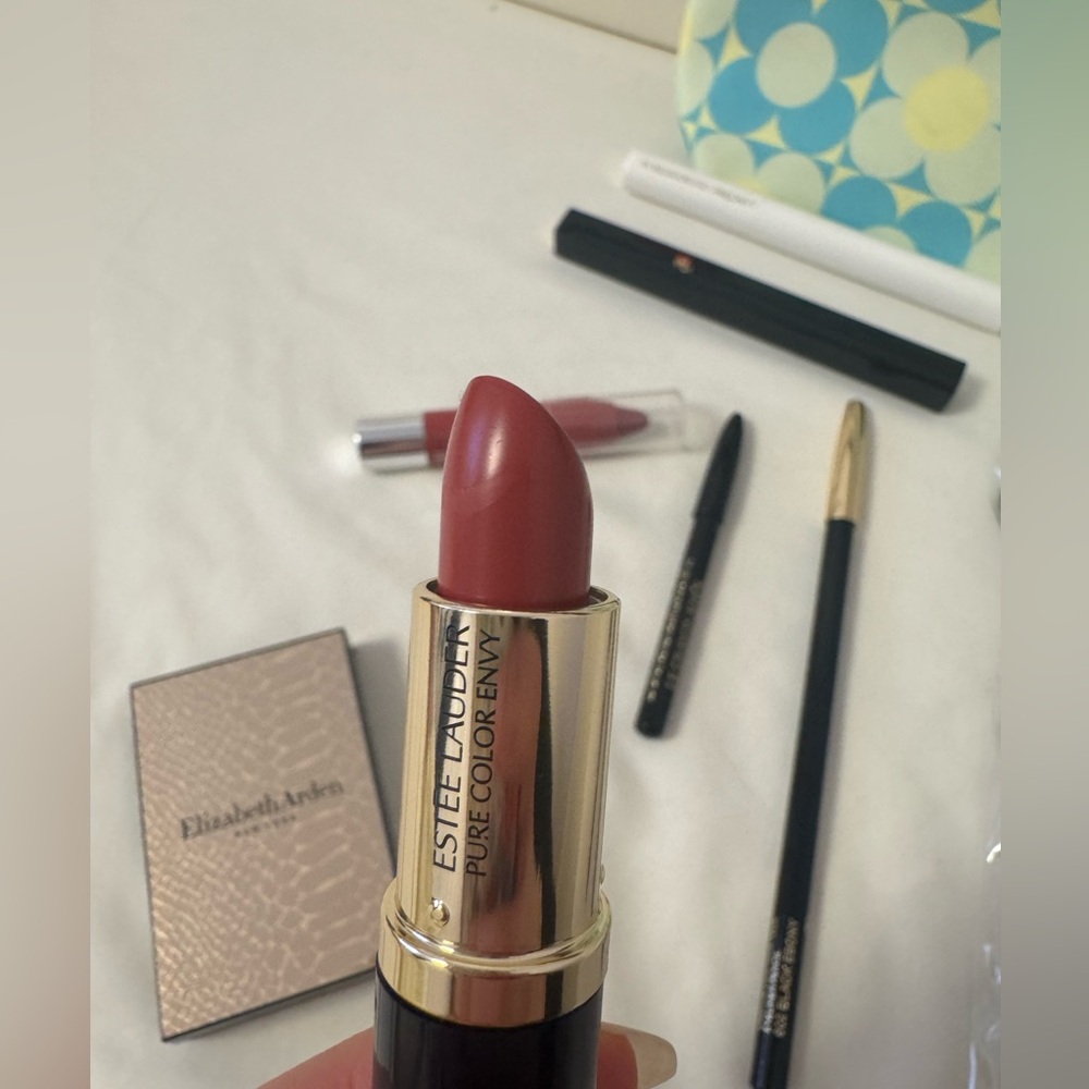 Makeup bundle - Picture 3 of 8